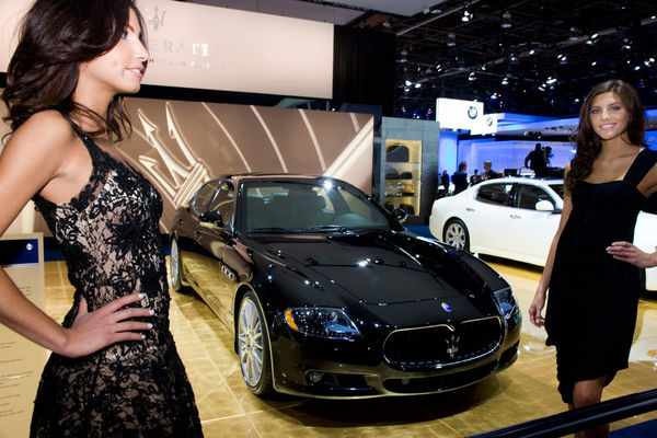DAS Lust Maserati Quattroporte Sport GT S and Booth Professionals