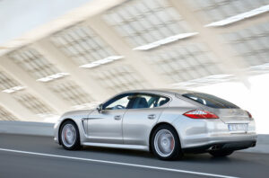 Porsche-Panamera-Turbo-05s