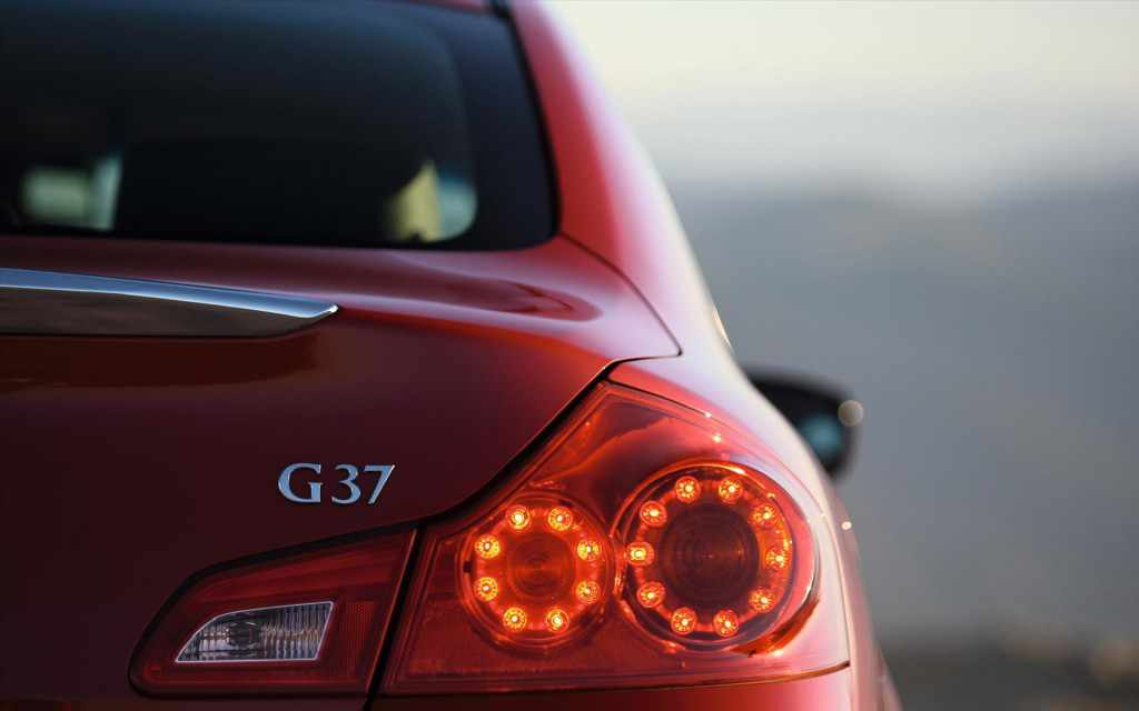 infiniti-g37-sedan-widescreen-05